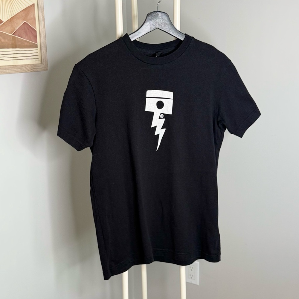 Deus black tshirt